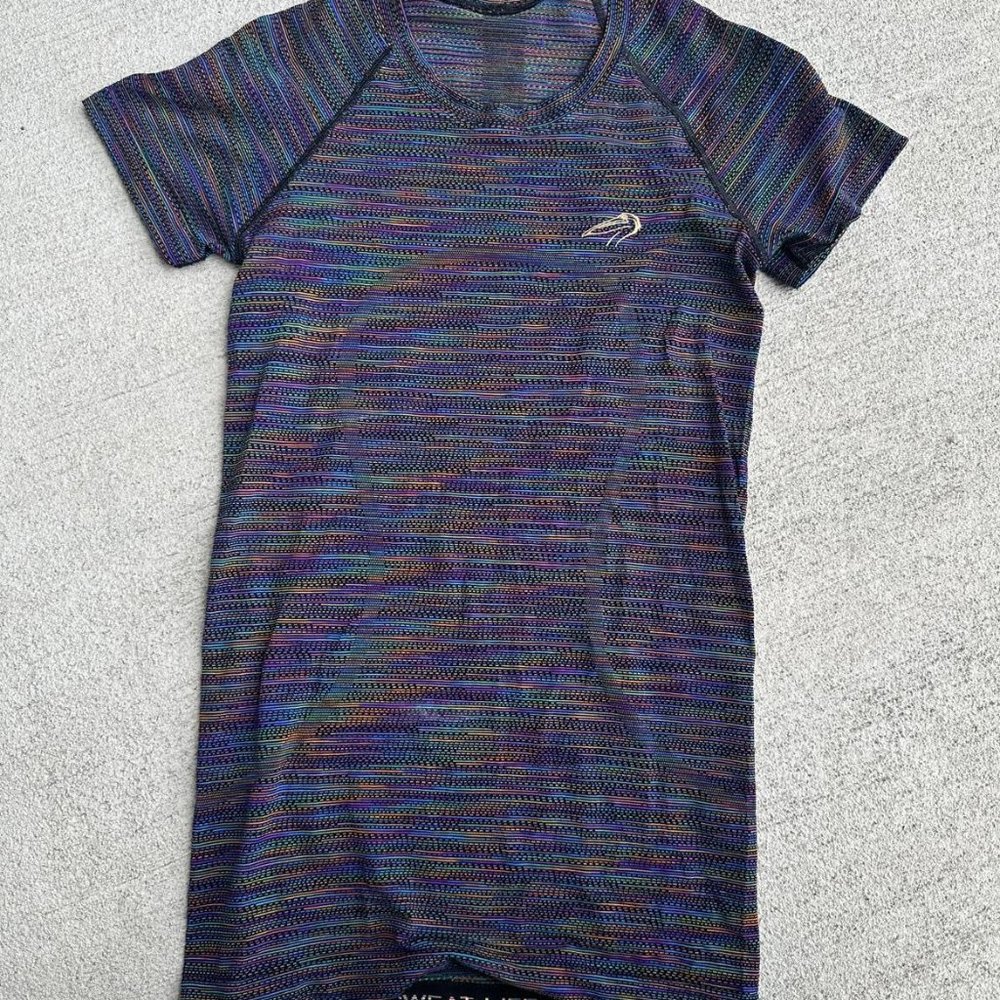 LULULEMON ATHLETICA MULI-COLORED STRETCHY ATHLETIC TOP